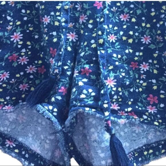Jolt Relaxed Floral Tie Short Size 28 (Juniors 7) - Picture 7 of 10